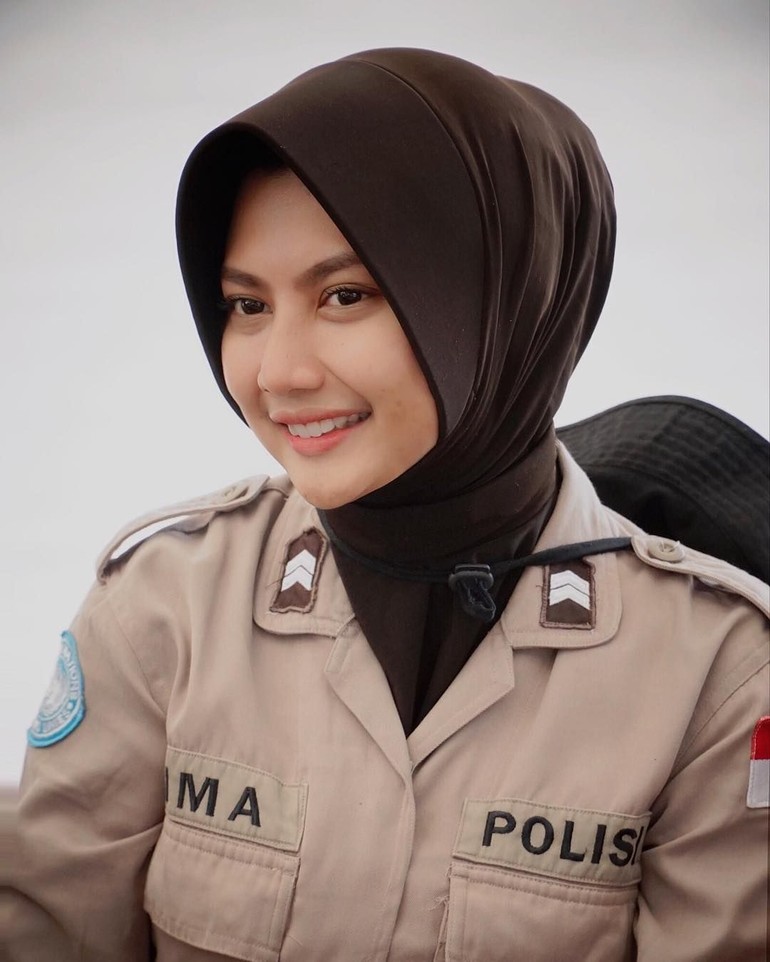 เปิดโปรไฟล์ ตำรวจหญิง อิสลาม คลุมฮิญาบ สวยเท่เก่งครบชุด ที่ใครๆก็อยากรู้จัก