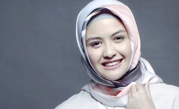 บ๊ายบาย! ดาราสาวอินโดนีเซีย ขอทิ้งวงการสู่ศาสนาอิสลาม