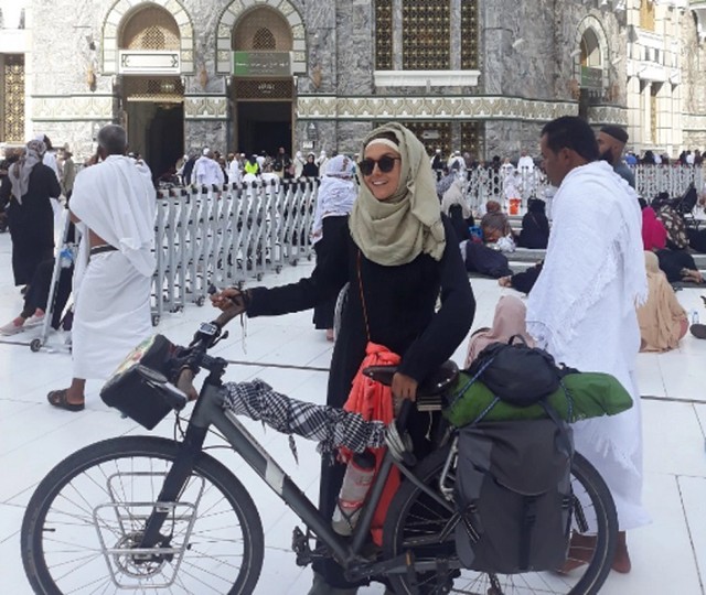 Sara Haba สตรีคนแรกที่ปั่นจักรยานไปมักกะฮ์