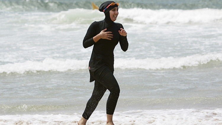 ชุดบุรกินี ชุดว่ายน้ำหญิงมุสลิม เฮ! ฝรั่งเศสโหวตให้สวมลงสระได้
