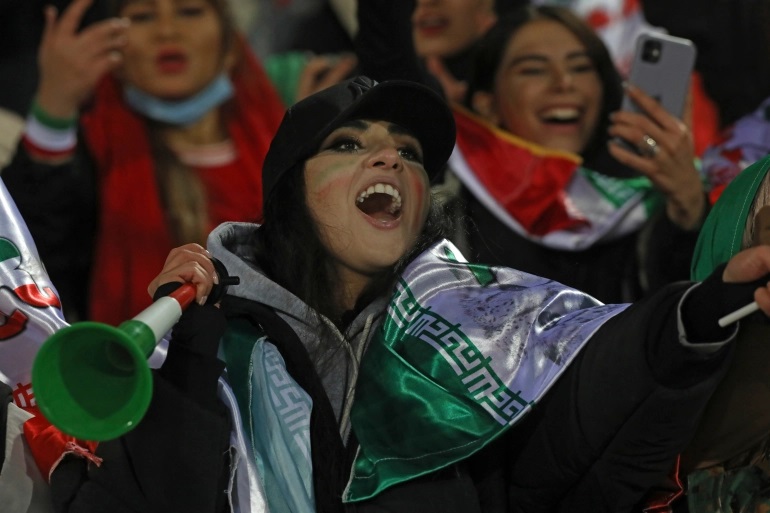 อิหร่านถูกฟีฟ่ากดดัน ให้หญิงเข้าเชียร์ฟุตบอล