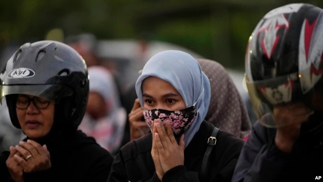 ชวนมุสลิมละหมาดขอพร ให้เหยื่อโศกนาฏกรรมสนามฟุตบอลอินโดนีเซีย