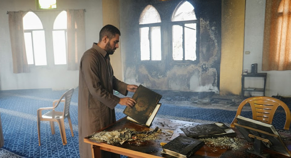 เดือดทั่วโลก! รุมประณามผู้ตั้งถิ่นฐานอิสราเอลบุกเผามัสยิดในเวสต์แบงก์