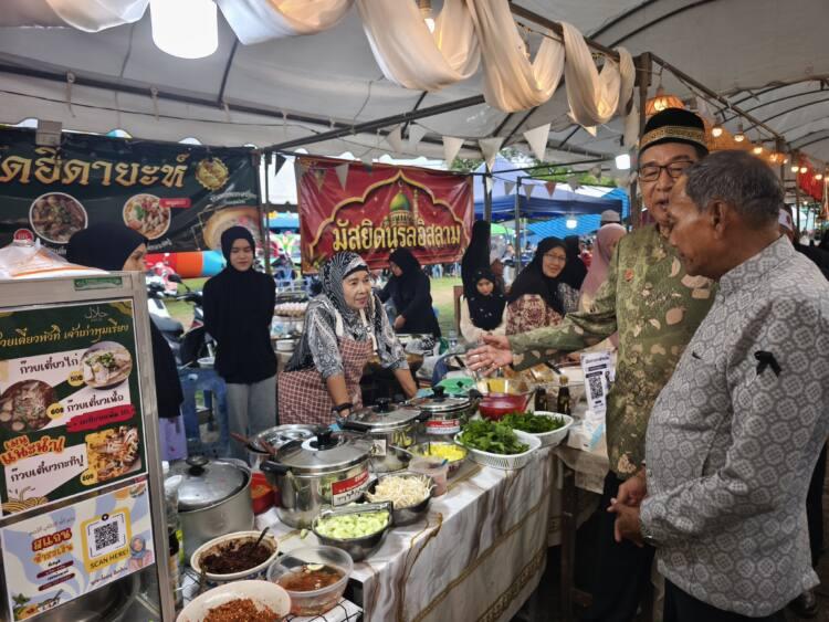 พิพัฒน์ ชื่นชมจัดงานเมาลิดกลางสุราษฎร์ ทุกฝ่ายร่วมมืออย่างดี สะท้อนพลังศรัทธาที่เข็มแข็ง